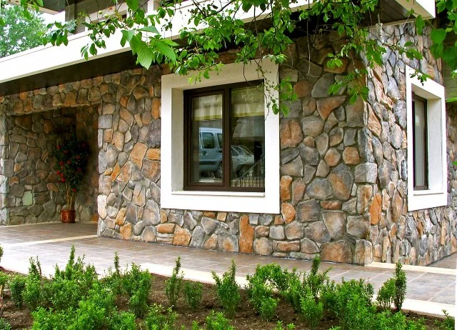 Kar ve yağmura dayanıklı dış mekan taş kaplama